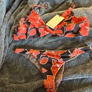 Acacia swim mid pacific set